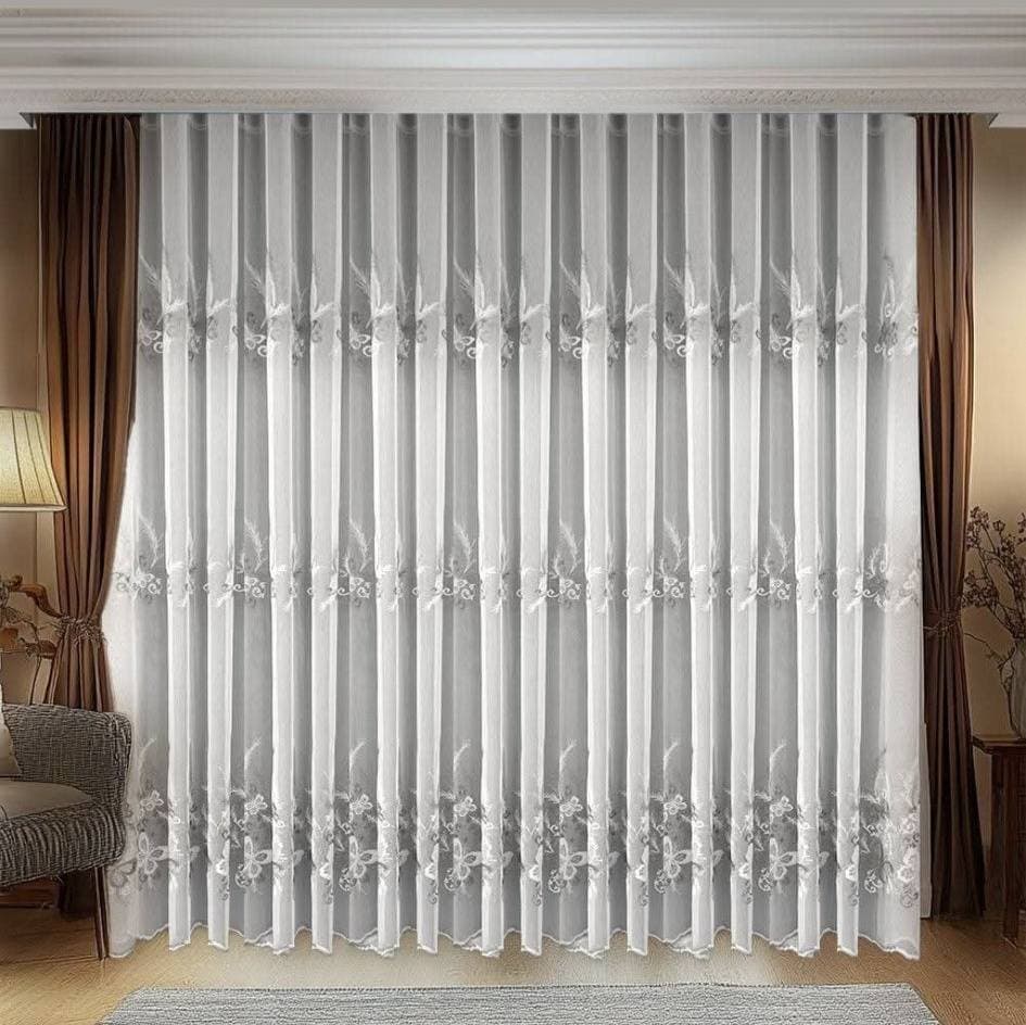 Perdea alba fluturi
